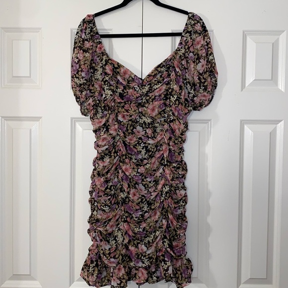 Floral ruched dress size 1X - Picture 1 of 8